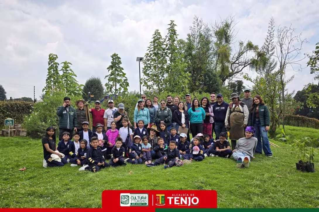 Jornada por el Día Mundial del Agua promovió la restauración ecológica en la quebrada Tiguaze